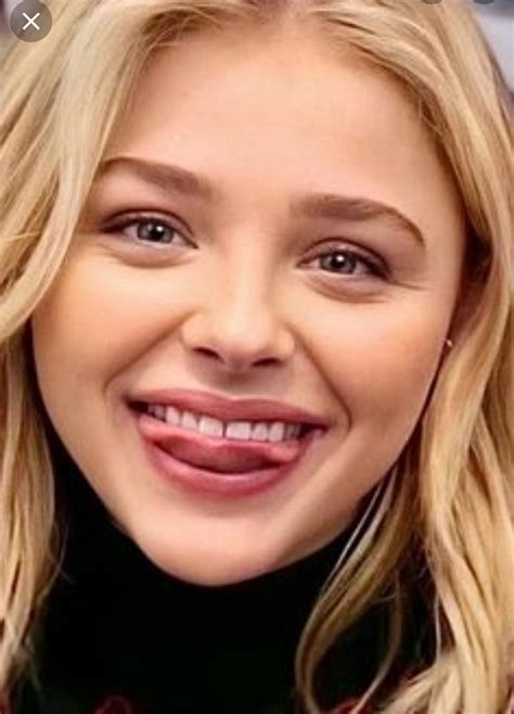 chloe grace moretz teeth|chloe grace moretz selfie.